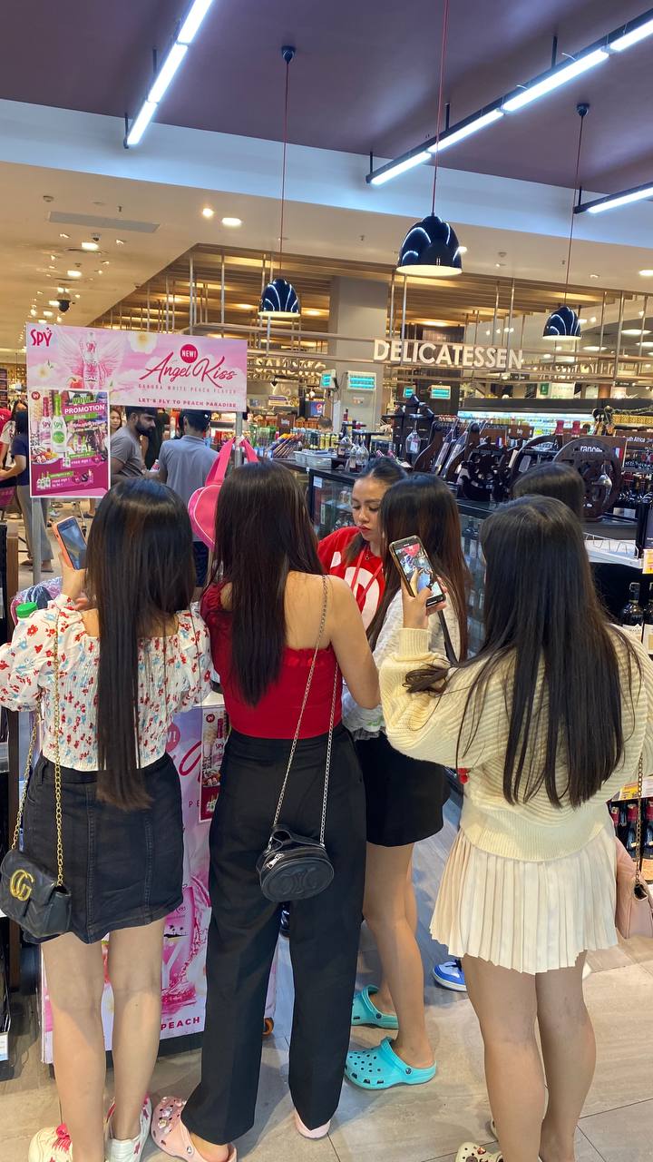 SPY Sparkle Fruit Revolutionizing FMCG Distribution with Da Houg Heng at Makro Cambodia - Image 6